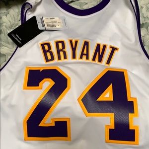 Kobe Bryant #RIP swingman Jersey NOCHE Latina Kobe Bryant #RIP swingman Jersey NOCHE Latina